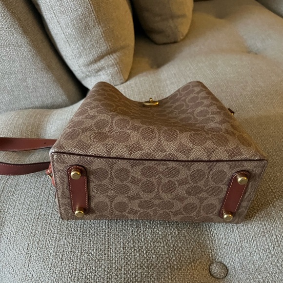 Coach Signature Canvas Willow Bucket Bag NWT - Picture 9 of 16